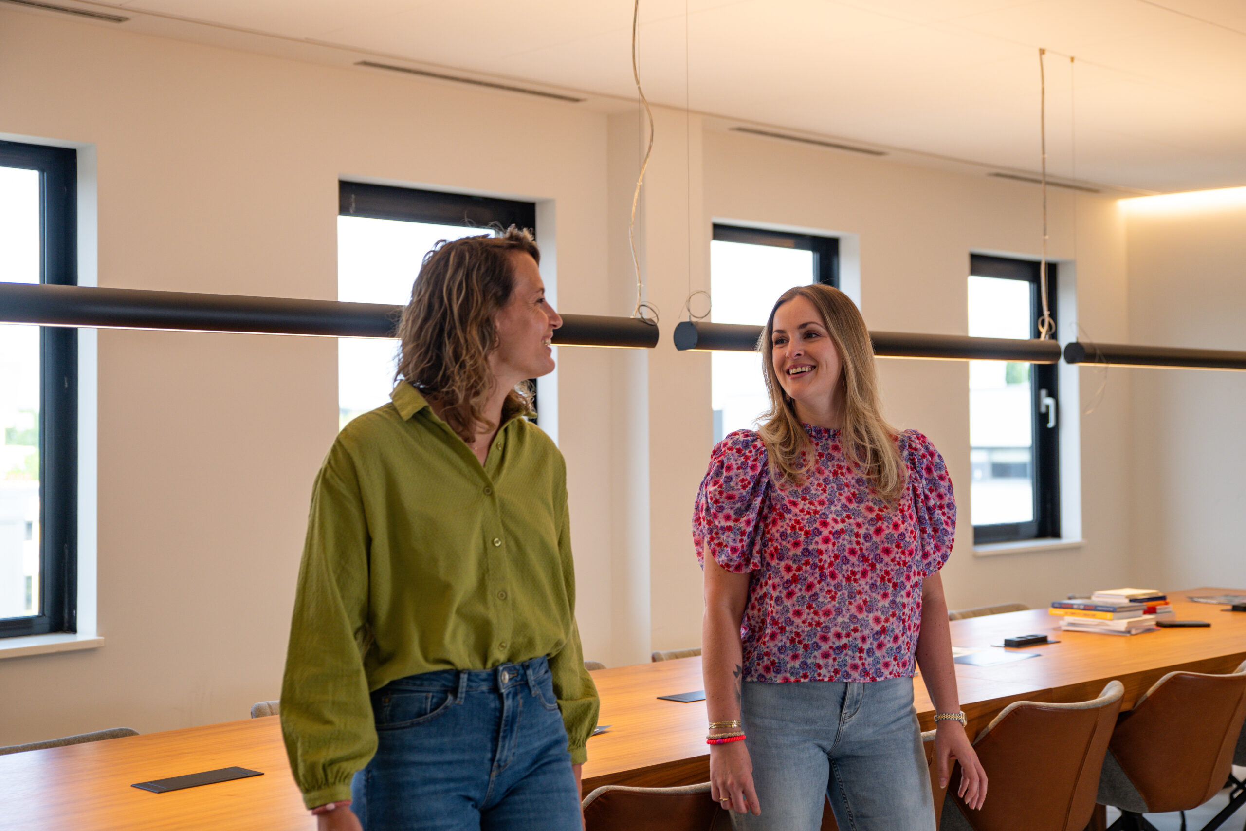 Twee vrouwen in gesprek
